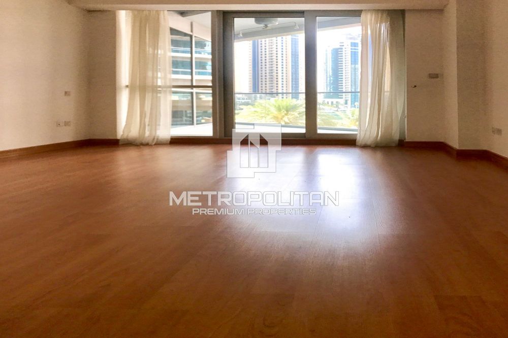 Ready to Move in | Prime Location | Huge 1 BR - 95000Dh - Ref: 9350 photo 5