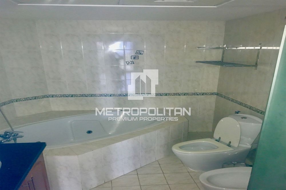 Ready to Move in | Prime Location | Huge 1 BR - 95000Dh - Ref: 9350 photo 9