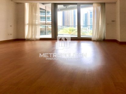 Ready to Move in | Prime Location | Huge 1 BR - 95000Dh - Ref: 9350 photo 5