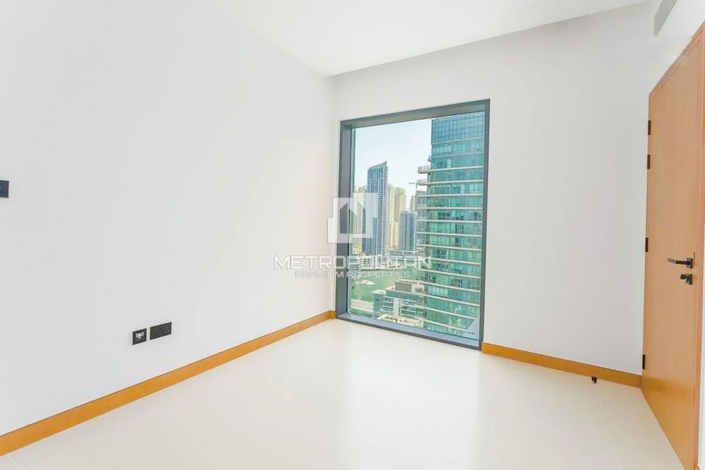 Vida Marina | Spacious 2BR | Brand New - 230000Dh - Ref: 11471 photo 1