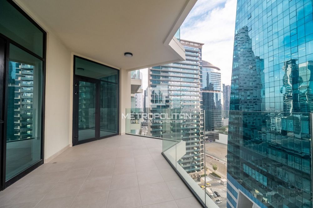 High Floor | Canal View | Spacious with Balcony - 165000Dh - Ref: 11587 photo 11