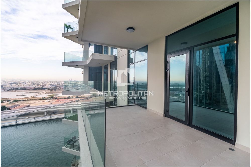 High Floor | Canal View | Spacious with Balcony - 165000Dh - Ref: 11587 photo 4