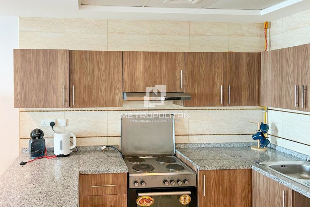 Move in Ready | Furnished | Prime Location - 85000Dh - Ref: 11938 photo 3