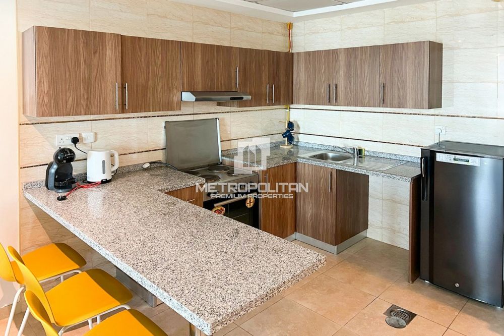Move in Ready | Furnished | Prime Location - 85000Dh - Ref: 11938 photo 6