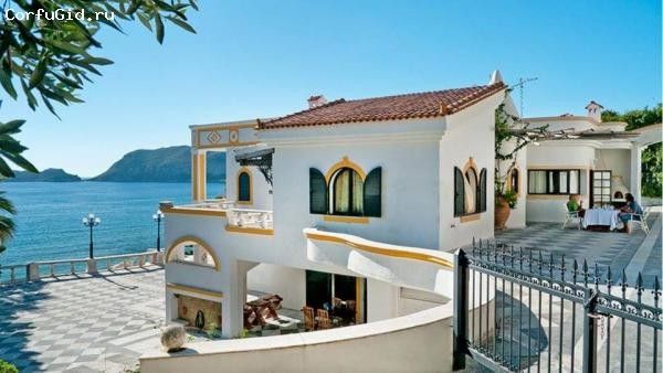 Rent a villa  with a swimming pool on the 1st line of the sea - Ref: 681 photo 15