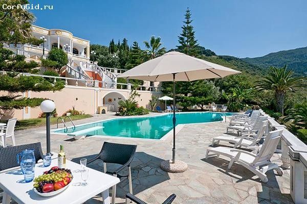Rent a villa  with a swimming pool on the 1st line of the sea - Ref: 681 photo 6