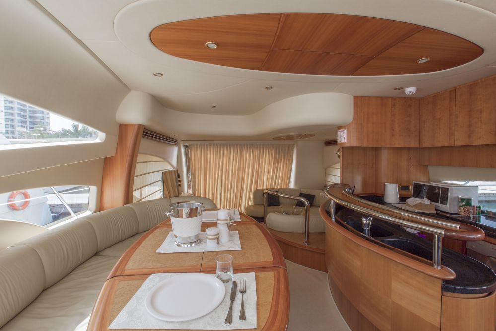 Аренда яхты  Azimut 