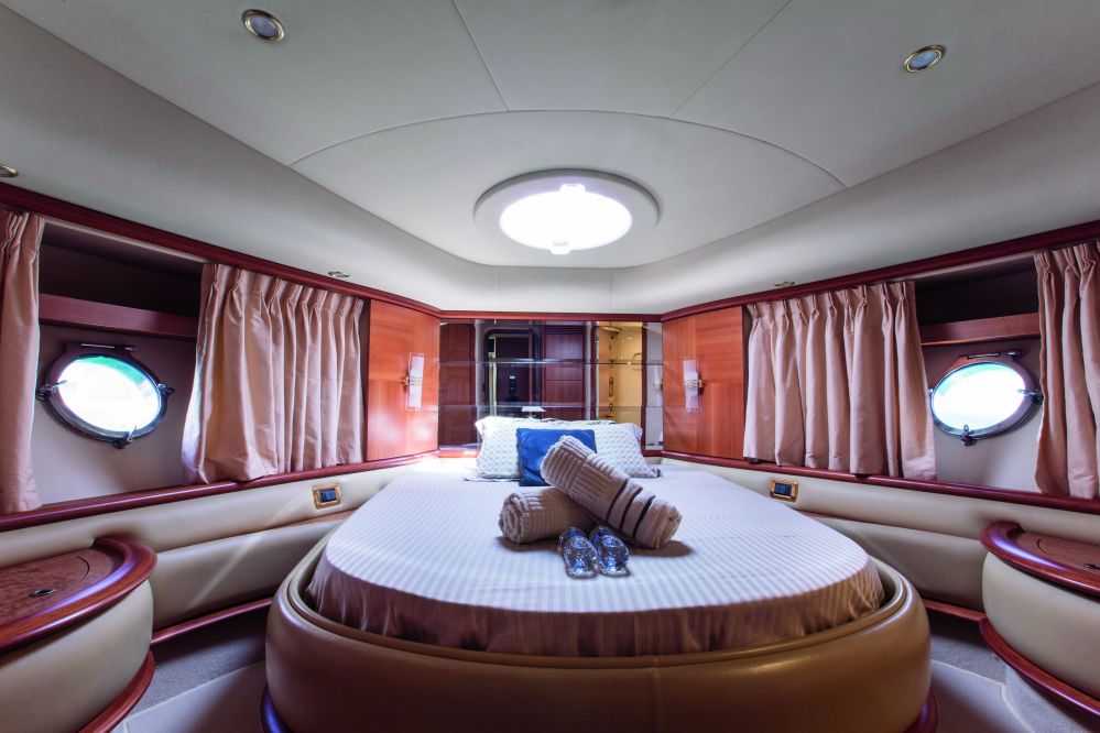 Аренда яхты  Azimut 