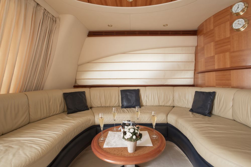 Аренда яхты  Azimut 