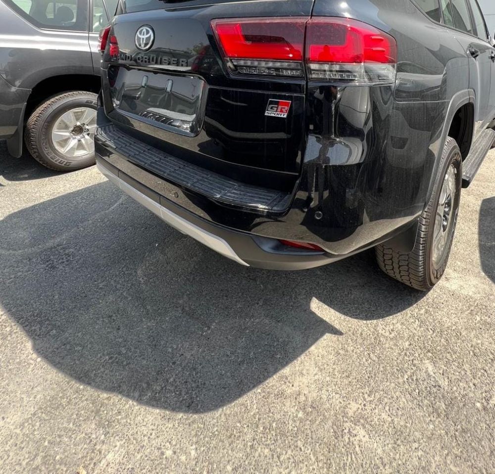 Купить Toyota Land Cruiser 300 GR SPORT - 118500€ - Ref: 1185 фото 5