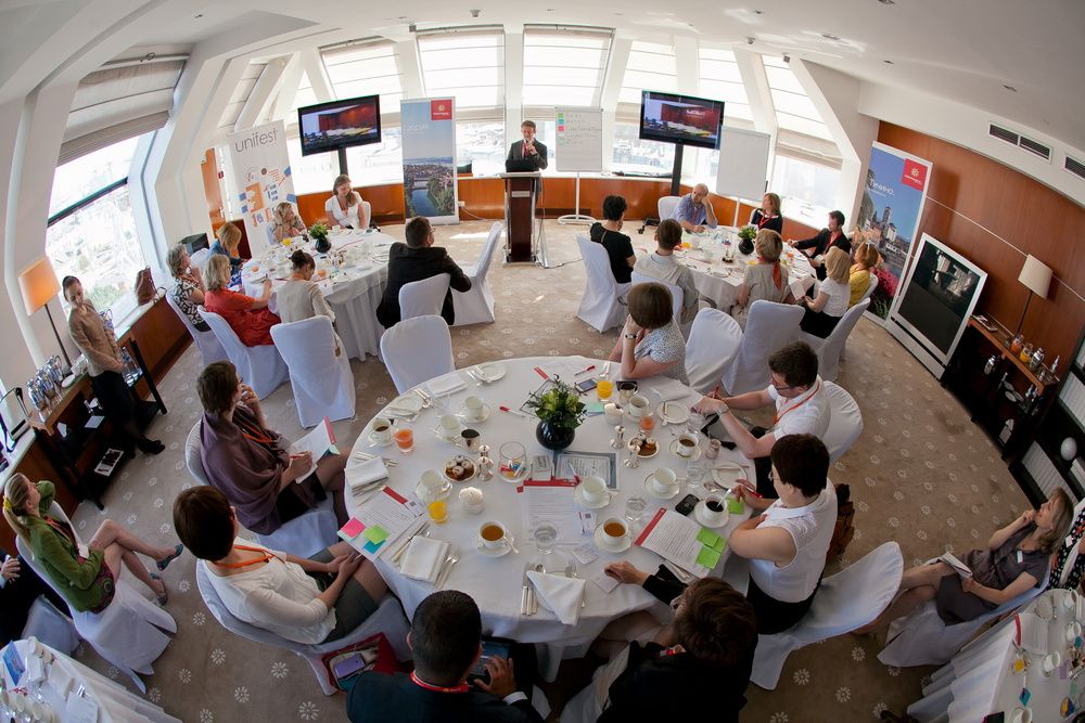 Holding a business breakfast - Ref: 1219 photo 1