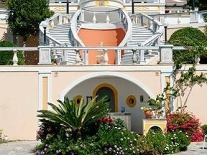 Rent a villa  with a swimming pool on the 1st line of the sea - Ref: 681 photo 5
