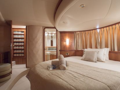 Аренда яхты  Azimut 