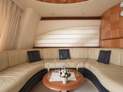 Аренда яхты  Azimut 